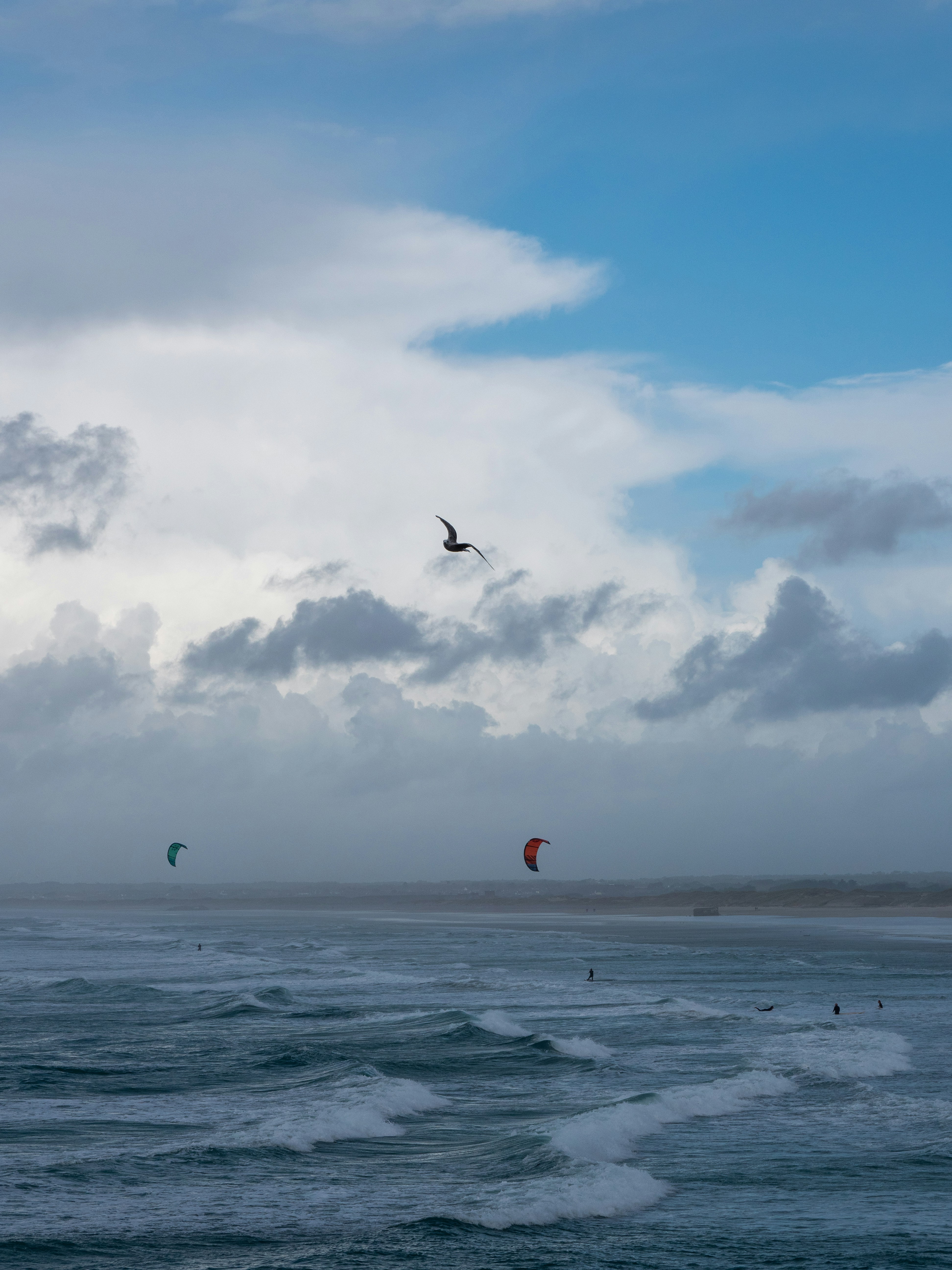Kitesurf La Torche finistère — vagues atlantiques, vent de nord-ouest