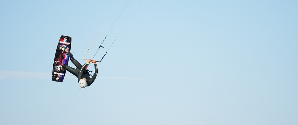 PLACEHOLDER: header image kitesurfing in Großenbrode